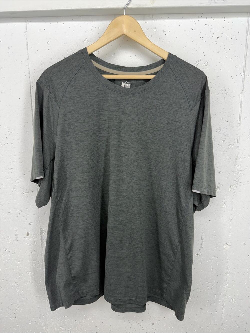 REI Men’s Size XXL Swiftland Running Gray Black T-Shirt
